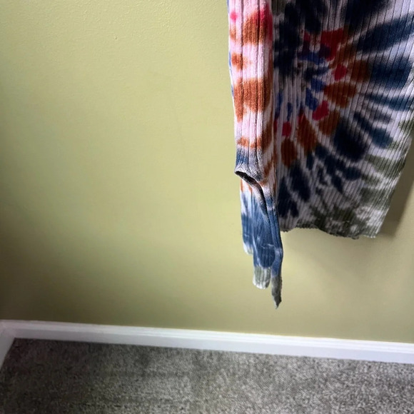 Sleeveless tie dye sweater dress. Double side slits, L - Picture 3 of 4